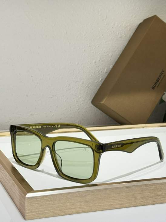 Picture of Burberry Sunglasses _SKUfw77795854fw